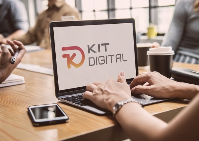 El Gobierno amplía hasta 2024 el plazo para que autónomos y pymes soliciten la ayuda del Kit Digital.
